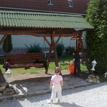 Taltos Vendeghaz Bed & Breakfast Szilvasvarad Bagian luar foto